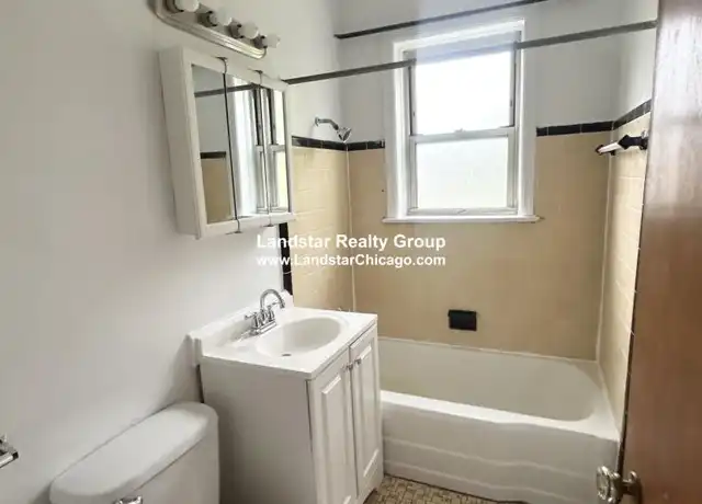 Property at 1916 W Lunt Ave, Chicago, IL, 60626, 1 bed, 1 bath, [object Object]