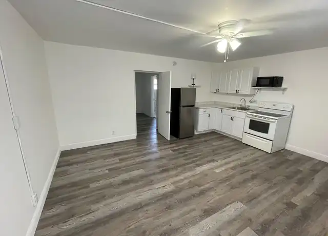 Property at 913 NE 18th Ave Unit 121, Fort Lauderdale, FL, 33304, 1 bed, 1 bath, [object Object]