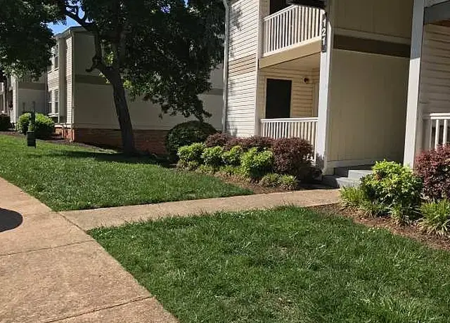 Photo of 5518 W Market St, Greensboro, NC 27409