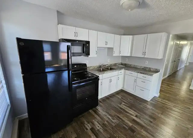 Property at 600 King St Unit 3, La Crosse, WI, 54601, 4 beds, 1 bath, [object Object]