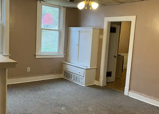 Property at 102 Branch St Unit 3, Carnegie, PA, 15106, 2 beds, 1 bath, [object Object]