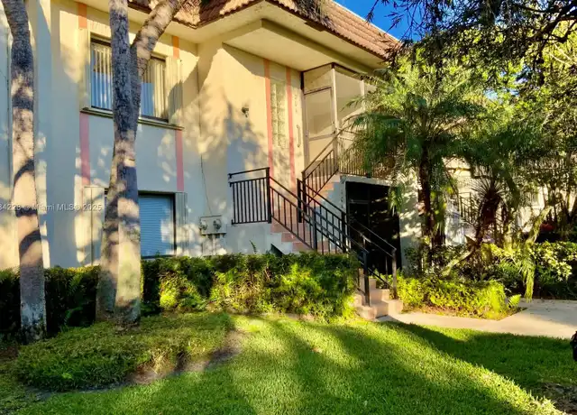 Property at 417 Lakeview Dr #204, Weston, FL, 33326, 2 beds, 2 baths, [object Object]