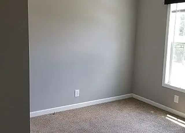 Photo of 225 Club Dr, Fayetteville, GA 30214