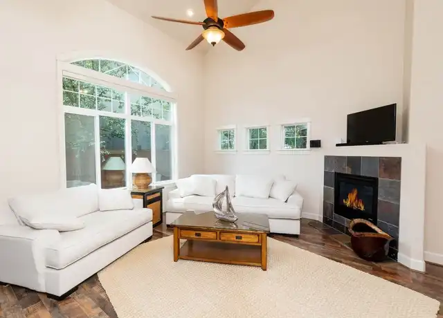Property at 1076 NE Parkview Ct Unit NA, Bend, OR, 97701, 1 bed, 1.5 baths, [object Object]