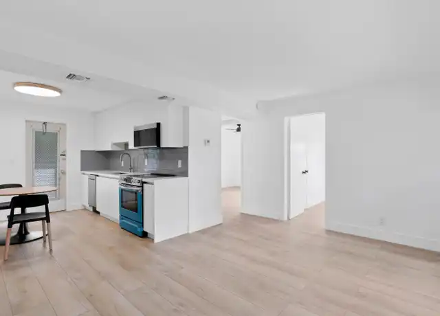 Property at 237 NE 10th St Unit 241, Delray Beach, FL, 33444, 2 beds, 1 bath, [object Object]