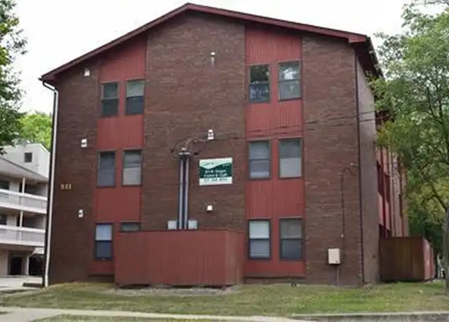 Property at 811 W Oregon St, Urbana, IL, 61801, 4 beds, 1 bath, [object Object]