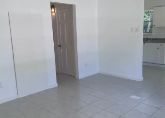 Property at 7822 Oak Knoll Ln, Houston, TX, 77028, 2 beds, 1 bath, [object Object]