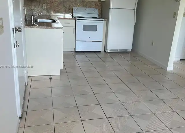 Property at 120 W 9th St Unit 205, Hialeah, FL, 33010, 1 bed, 1 bath, [object Object]