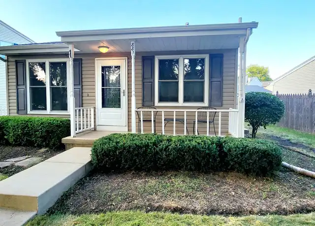 Property at 881 Manchester Crse, Geneva, IL, 60134, 3 beds, 1 bath, [object Object]