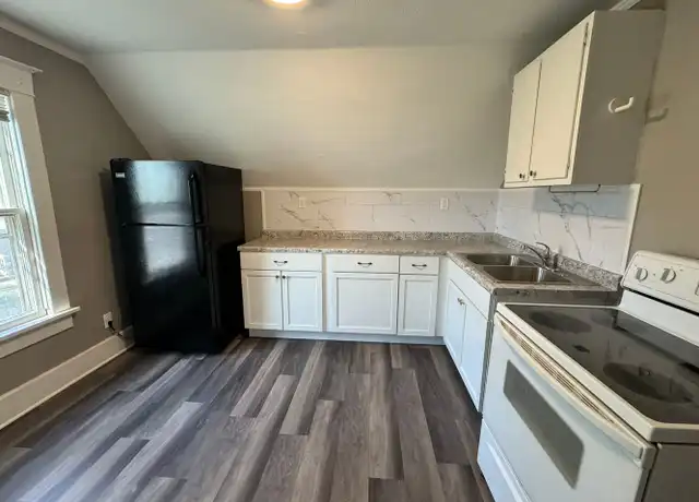 Property at 1515 S 15th St Unit 2, Lincoln, NE, 68502, 2 beds, 1 bath, [object Object]