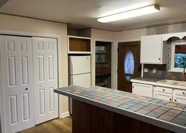 Property at 1087 Park Rd, Harrisonburg, VA, 22802, 4 beds, 2 baths, [object Object]