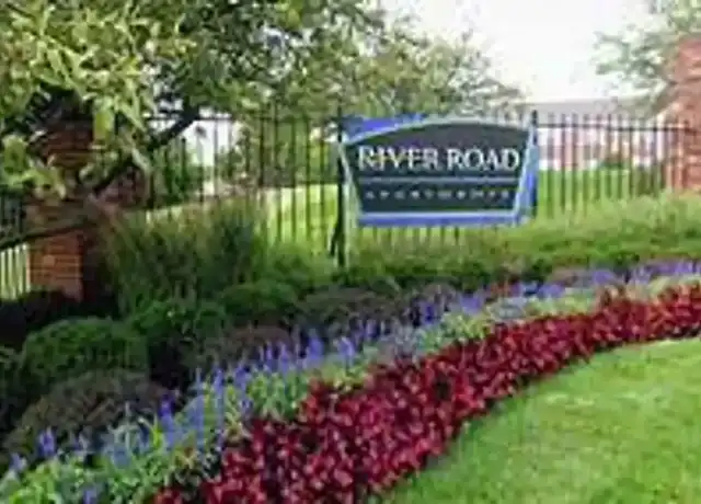 Property at River Road Court - 9115 Knights Bridge Blvd, Indianapolis, IN, 46240, 1-2 bed, 1-2 bath, [object Object]