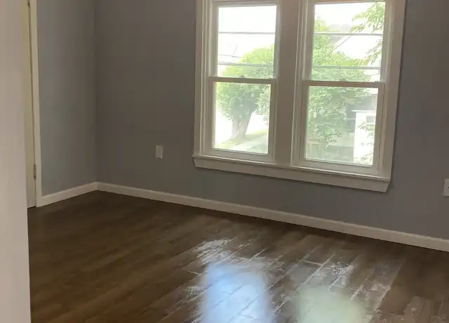 Property at 305 N College Ave, Warrensburg, MO, 64093, 2 beds, 1 bath, [object Object]