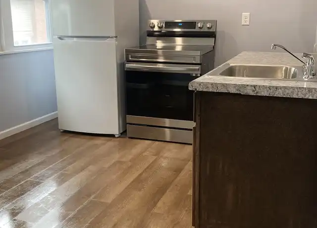 Property at 305 N College Ave, Warrensburg, MO, 64093, 2 beds, 1 bath, [object Object]