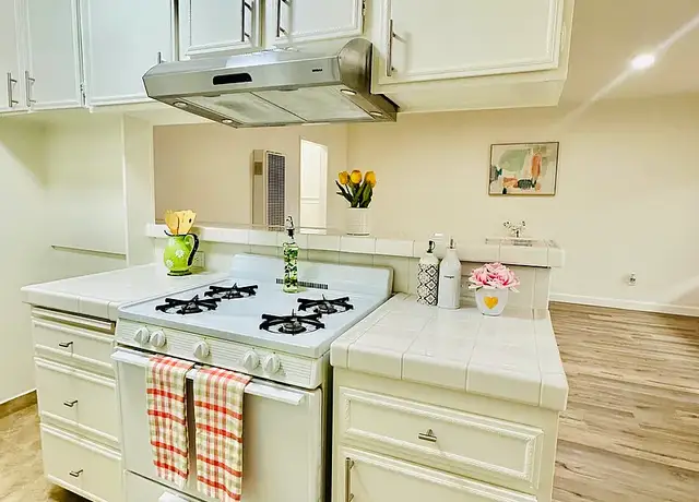 Photo of 732 W Imperial Ave, El Segundo, CA 90245