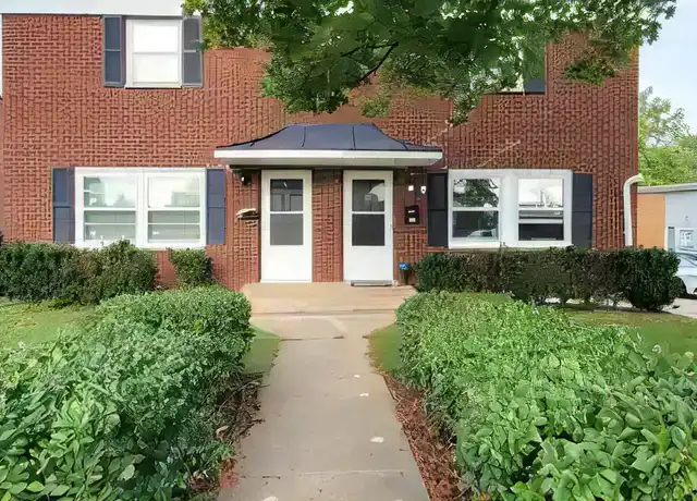 Property at 611 Waukegan Rd, Deerfield, IL, 60015, 3 beds, 2 baths, [object Object]
