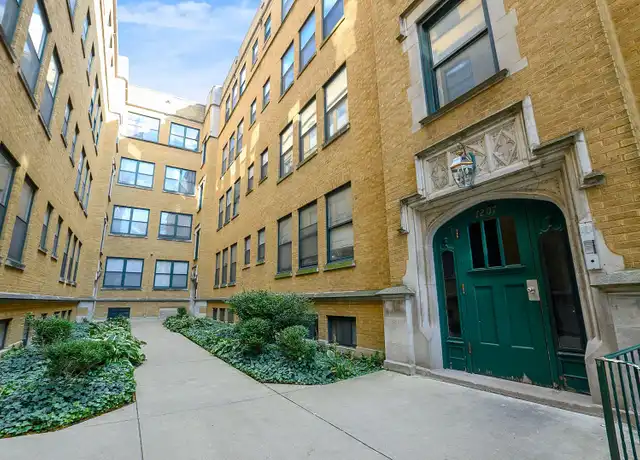 Property at 7207 S Yates Blvd, Chicago, IL, 60649, 2 beds, 1 bath, [object Object]