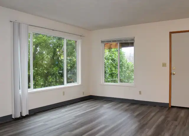 Property at 930 SW Gibbs St Unit 2, Portland, OR, 97239, 1 bed, 1 bath, [object Object]