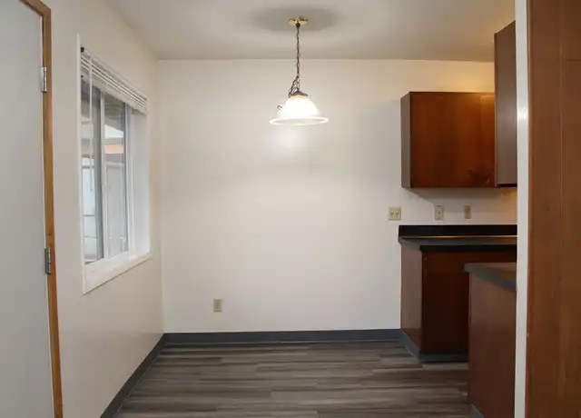 Property at 930 SW Gibbs St Unit 2, Portland, OR, 97239, 1 bed, 1 bath, [object Object]