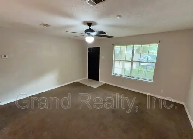 Property at 2885 E Johnson Ave, Pensacola, FL, 32514, 2 beds, 1 bath, [object Object]