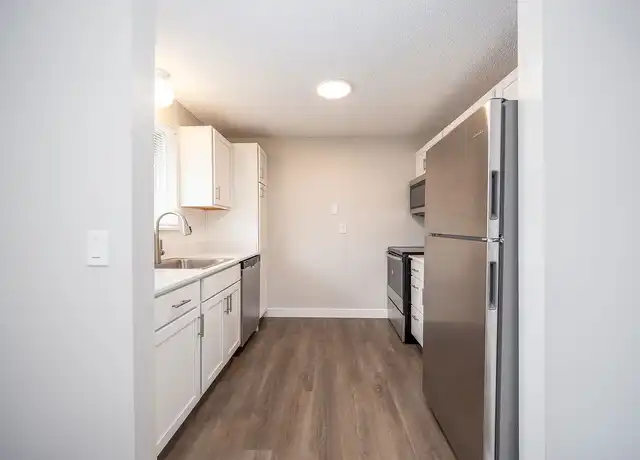 Property at Poplar Gardens - 4 Poplar Garden Ln, Rochester, NY, 14606, 1-2 bed, 1 bath, [object Object]
