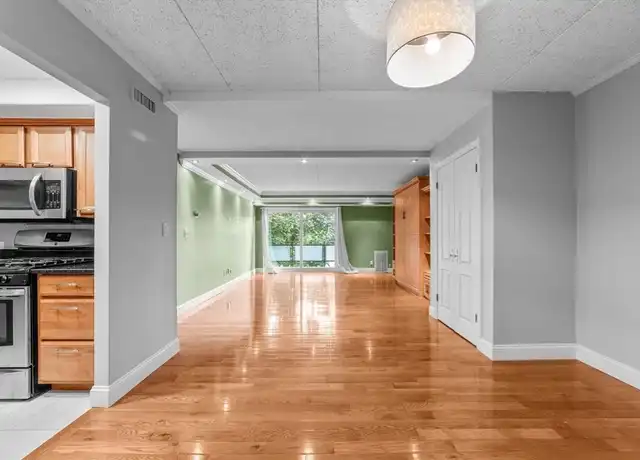 Property at 57 Broadlawn Park Unit 21A, Chestnut Hill, MA, 02467, 1 bed, 1 bath, [object Object]