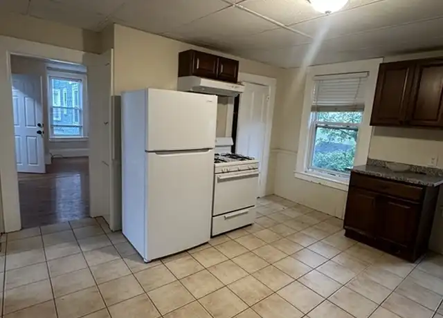 Property at 12 Ray St Unit 2, Lynn, MA, 01905, 2 beds, 1 bath, [object Object]