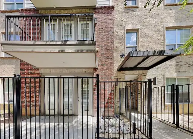 Property at 1020 Texas St, Fort Worth, TX, 76102, 1 bed, 1 bath, [object Object]