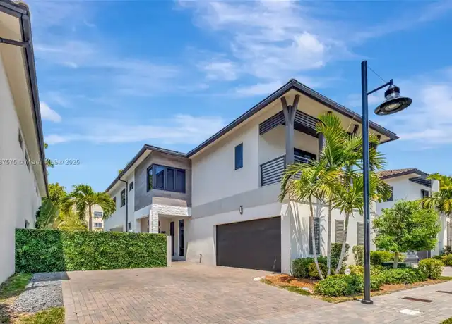 Property at 8169 NW 48th Ter, Miami, FL, 33166, 4 beds, 4 baths, [object Object]
