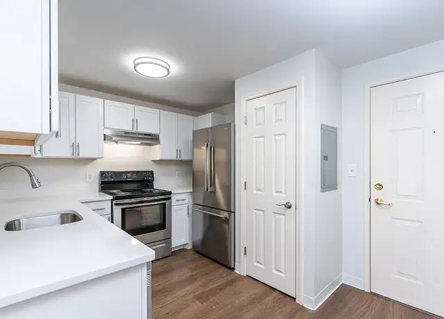 Photo of 332 N Broadway, Lawrence, NH 03079