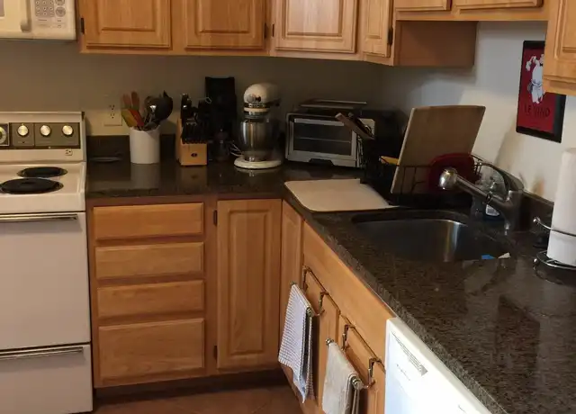 Property at 57 Longwood Ave Unit 6, Brookline, MA, 02446, 2 beds, 1 bath, [object Object]