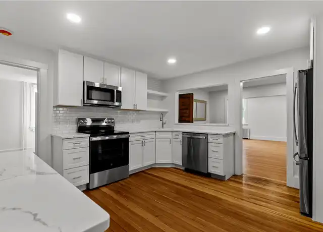 Property at 41 Freeborn St Unit 1, Newport, RI, 02840, 2 beds, 1 bath, [object Object]