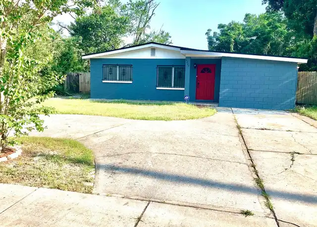 Property at 4203 E Yukon St, Tampa, FL, 33617, 4 beds, 2 baths, [object Object]