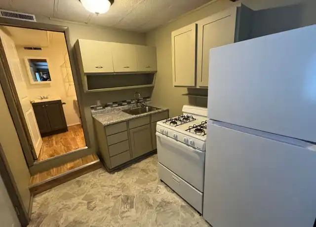 Property at 901 S Central Ave Unit 3, Marshfield, WI, 54449, 2 beds, 1 bath, [object Object]