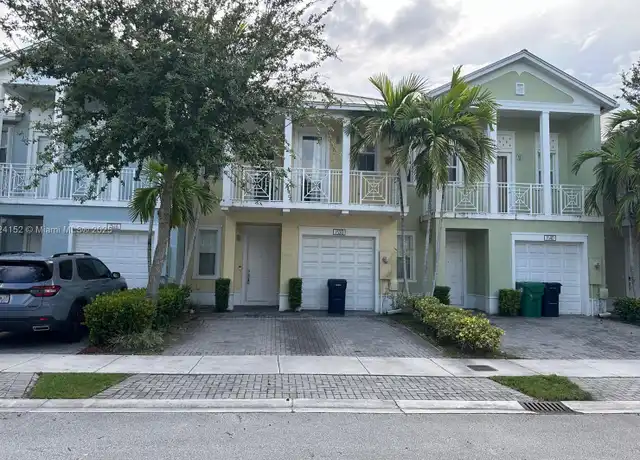 Property at 7530 NW 114th Pl, Doral, FL, 33178, 3 beds, 2.5 baths, [object Object]