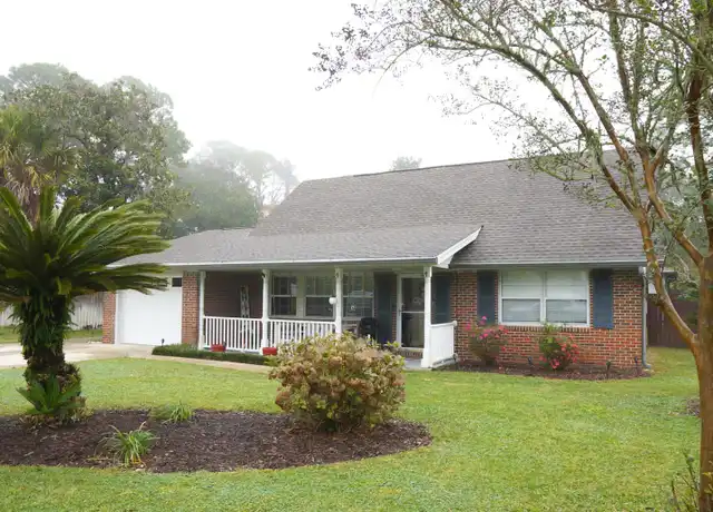 Property at 31 Driftwood Ave SW, Fort Walton Beach, FL, 32548, 4 beds, 2 baths, [object Object]