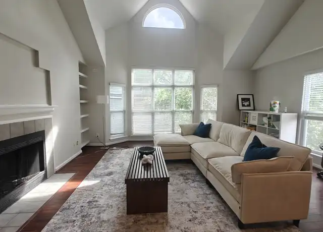 Property at 521 N Graham St Unit 3A, Charlotte, NC, 28202, 1 bed, 1 bath, [object Object]