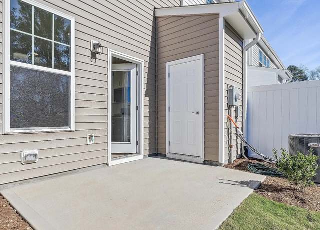 Photo of 16 Lavender Ln, Clayton, NC 27520