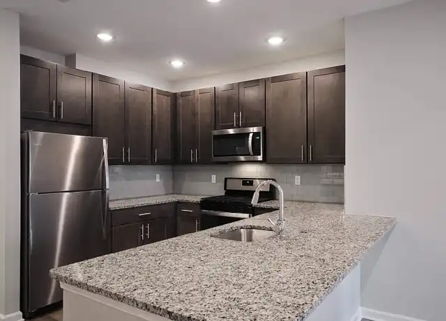 Property at Pearl Pointe Apartments - 1 E Pearl St, Burlington, NJ, 08016, 2 beds, 2 baths, [object Object]