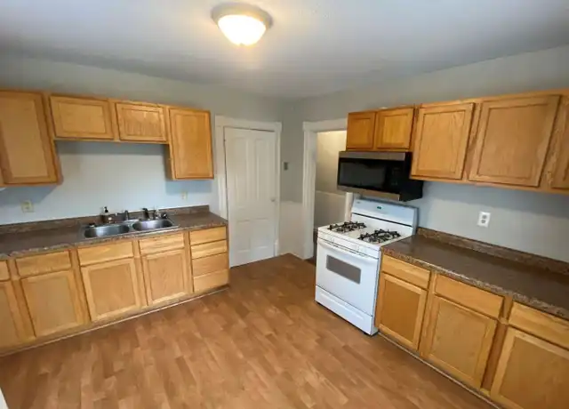 Property at 104 8th St NW #2, Faribault, MN, 55021, 2 beds, 1 bath, [object Object]
