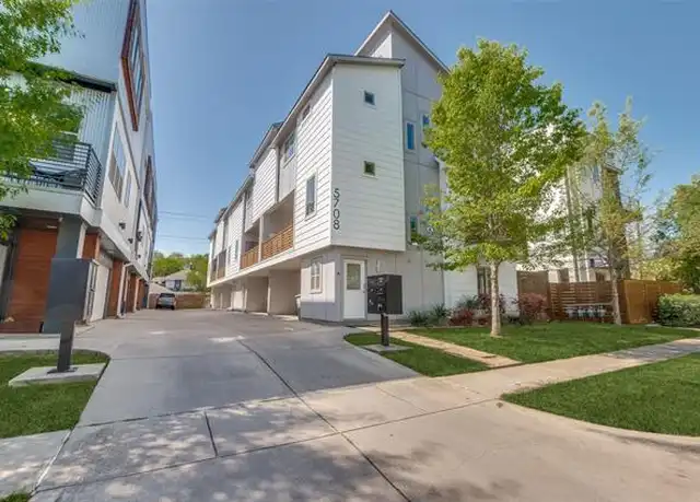 Property at 5708 Bryan Pkwy Unit D, Dallas, TX, 75206, 2 beds, 2.5 baths, [object Object]