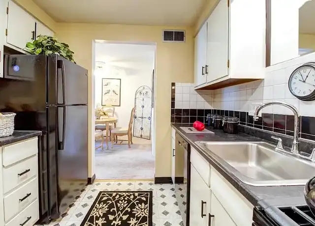 Property at Beechwood Manor Apartments - 1035 Beach Rd, Buffalo, NY, 14225, 2 beds, 1 bath, [object Object]