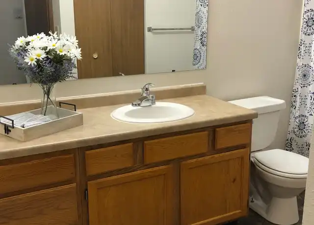 Property at 1121 14th Ave E, West Fargo, ND, 58078, 2 beds, 1 bath, [object Object]