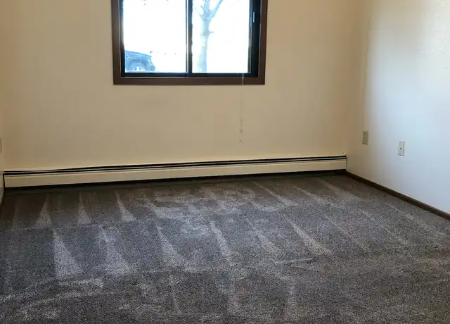 Property at 1121 14th Ave E, West Fargo, ND, 58078, 2 beds, 1 bath, [object Object]