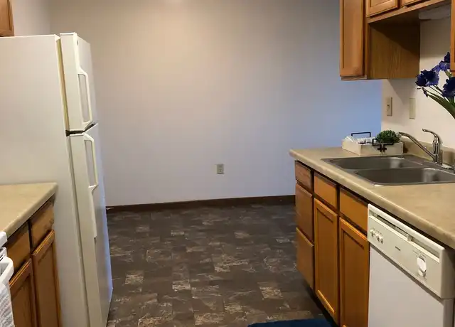 Property at 1121 14th Ave E, West Fargo, ND, 58078, 2 beds, 1 bath, [object Object]