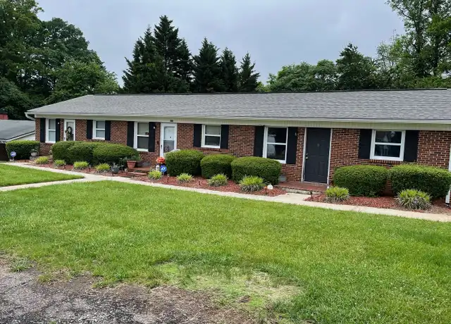 Property at 440 Rosewood Ave Unit 6, Martinsville, VA, 24112, 1 bed, 1 bath, [object Object]