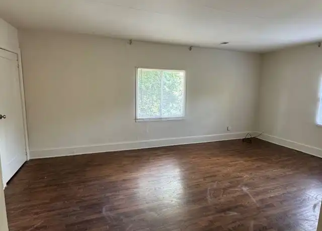 Property at 2328 E 7th St Unit B, Charlotte, NC, 28204, 1 bed, 1 bath, [object Object]