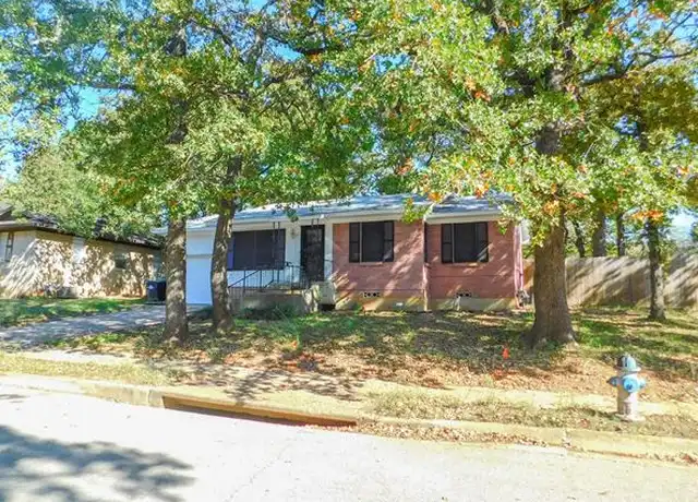 Property at 2119 Mercedes Rd, Denton, TX, 76205, 3 beds, 1 bath, [object Object]