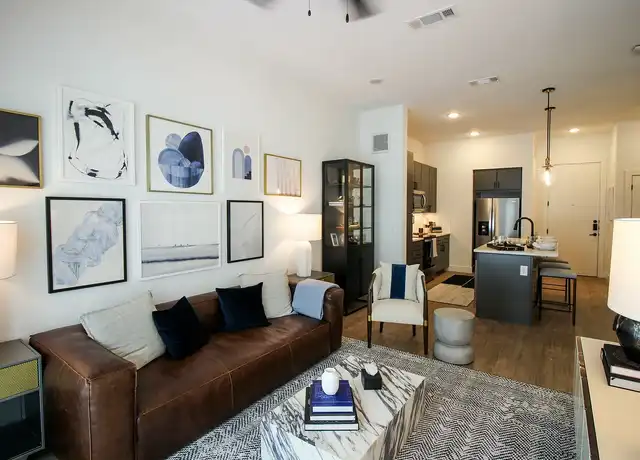 Property at Archive - 1710 N Beckley Ave, Dallas, TX, 75203, 1 bed, 1 bath, [object Object]