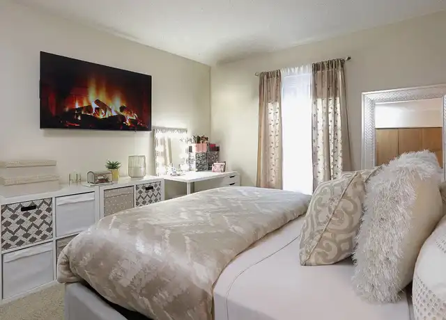 Property at Claremont Apartments - 10745 Smetana Rd, Minnetonka, MN, 55343, 1-2 bed, 1-2 bath, [object Object]